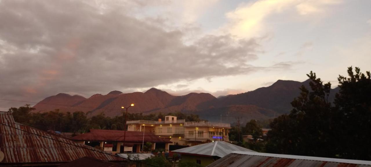Tange Guest House Ruteng Εξωτερικό φωτογραφία